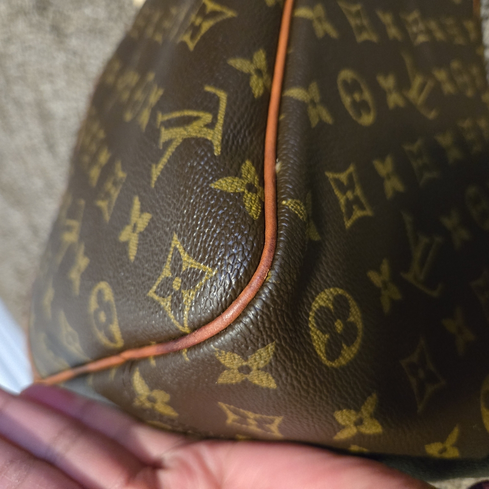Authentic Louis Vuitton Deauville Monogram Canvas Handbag - Picture 9 of 16